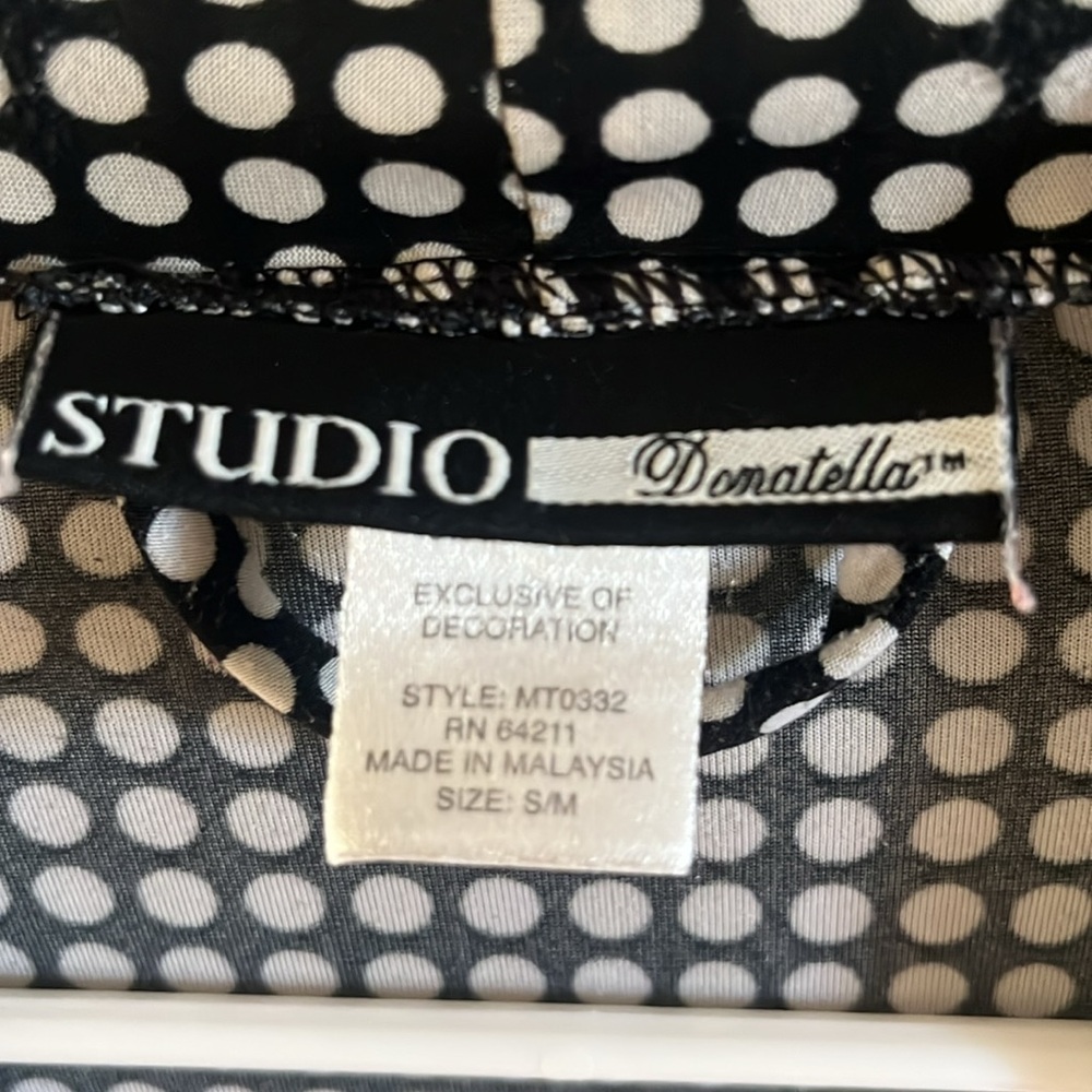 Black and White Checkered Robe - Picture 3 of 6